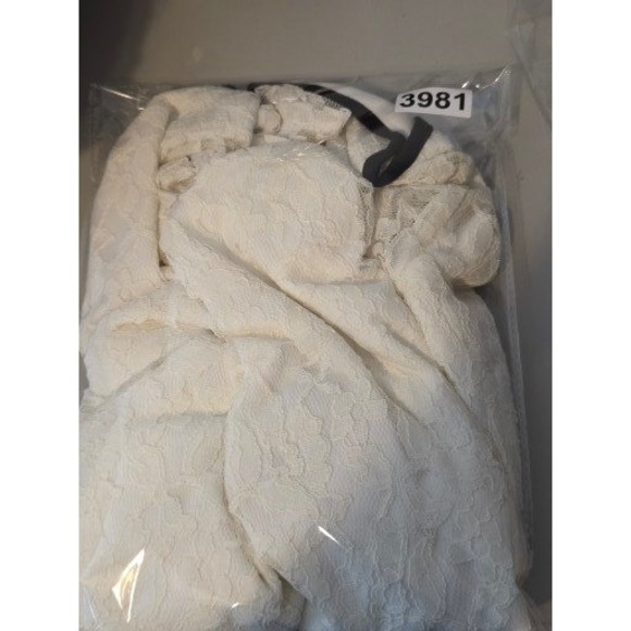 Eve & Maddie Women's Cream Lace Bell Sleeve Top Plus Size 2X Whimsigoth Fairy - Picture 7 of 7